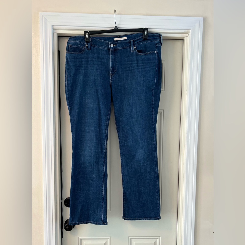 Levi’s Classic Bootcut in medium blue wash! Size 18W! Great condition! - Picture 9 of 12